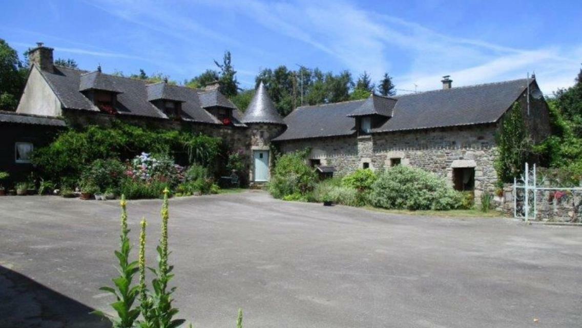 Le Petit Chateau Noyal-Pontivy Esterno foto