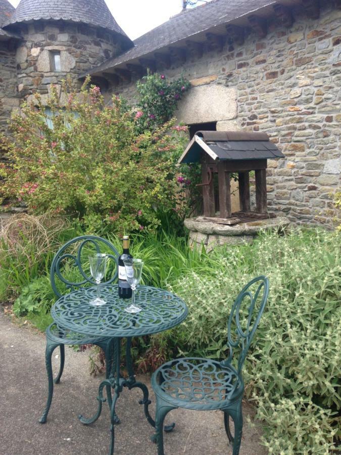 Le Petit Chateau Noyal-Pontivy Esterno foto
