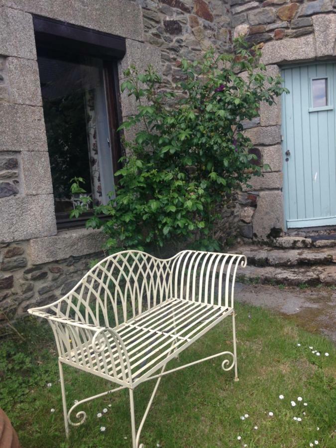 Le Petit Chateau Noyal-Pontivy Esterno foto