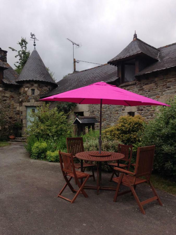 Le Petit Chateau Noyal-Pontivy Esterno foto