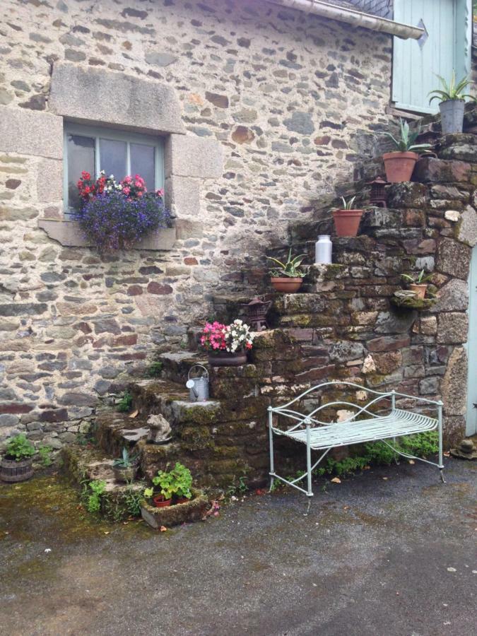 Le Petit Chateau Noyal-Pontivy Esterno foto